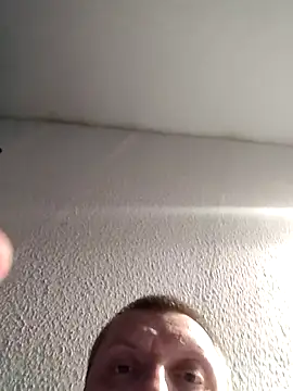 Snapshot of Brutalle88 chatting on December 17, 2025, 7:52 pm Brutalle88 online show from December 17, 2025, 7:52 pm