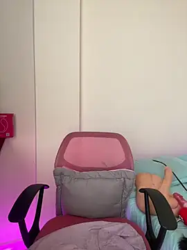 Zara Bel online show from December 4, 2025, 6:18 pm