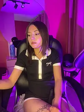 PrettyAmber online show from July 17, 2026, 1:58 am
