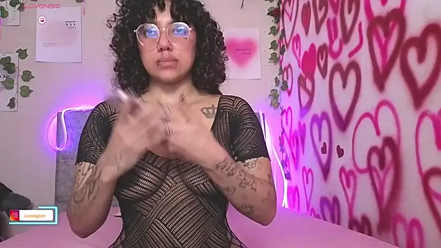 LuckySwagson online show from November 9, 2025, 11:42 pm