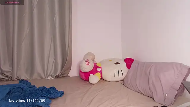 dulceangel   online show from September 14, 2025, 2:34 am