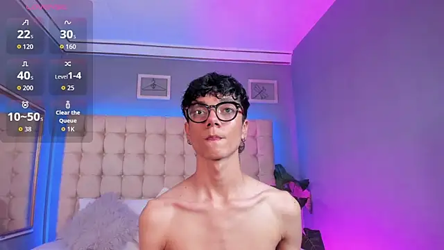 Phillicious   online show from September 19, 2025, 9:52 pm