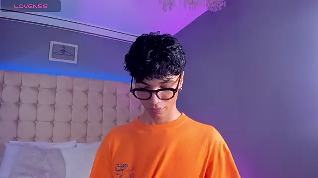 Phillicious   online show from September 16, 2025, 1:17 am