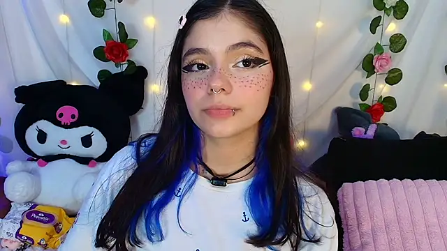cutee andrea online show from April 22, 2026, 2:51 am
