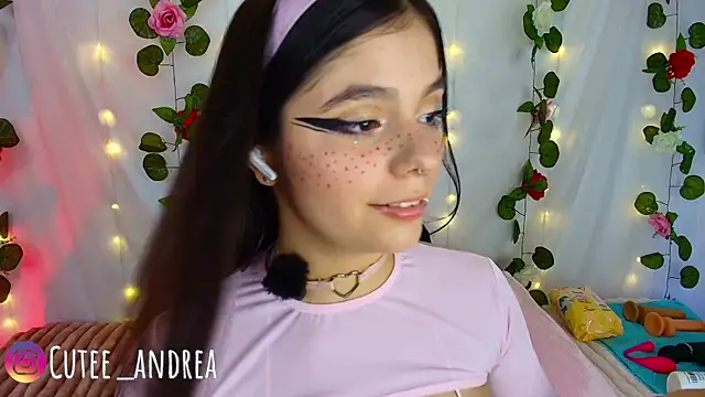 cutee andrea online show from November 8, 2025, 3:32 am