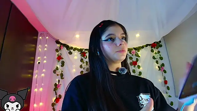 cutee andrea online show from November 11, 2025, 2:28 am