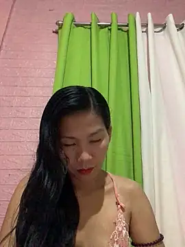 Snapshot of Cleo17 chatting on March 10, 2026, 2:43 pm Cleo17 online show from March 10, 2026, 2:43 pm