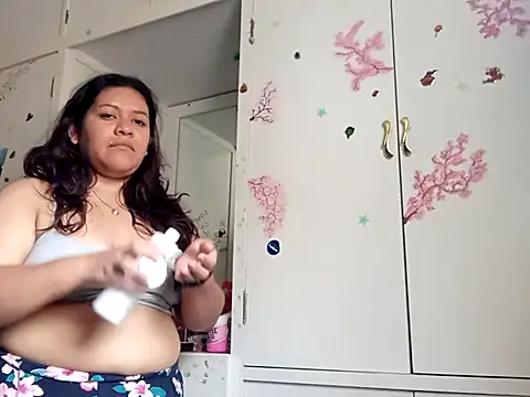 Kitty WetXxX online show from July 23, 2026, 6:26 pm