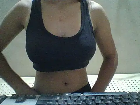 Snapshot of Skinny_PinayGirljust18 chatting on February 28, 2026, 1:05 am Skinny PinayGirljust18 online show from February 28, 2026, 1:05 am