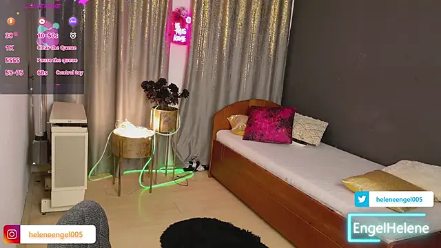 Snapshot of SuzyMiu chatting on March 12, 2026, 2:43 pm SuzyMiu online show from March 12, 2026, 2:43 pm