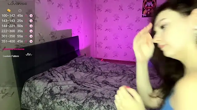 DiaDavidson online show from September 14, 2025, 7:36 pm