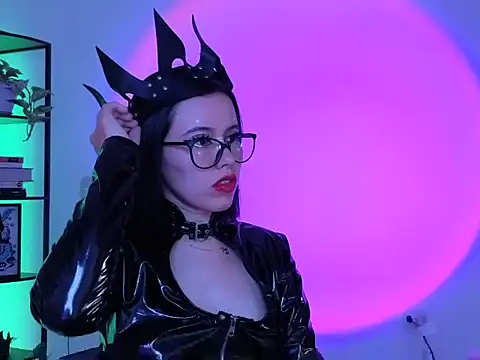 Snapshot of girldom chatting on March 18, 2026, 4:30 pm girldom online show from March 18, 2026, 4:30 pm