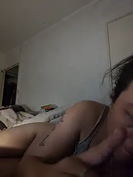 zeousseelphie online show from September 15, 2025, 8:09 pm