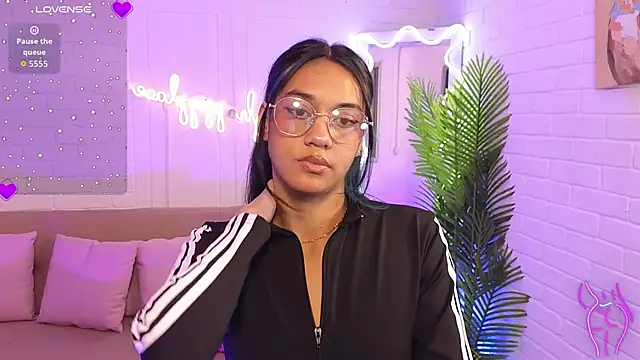 artemiss tay online show from October 13, 2025, 7:15 pm