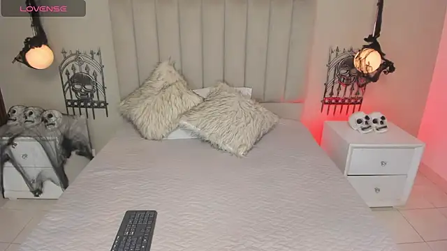 Dani rosse  online show from October 18, 2025, 1:13 pm