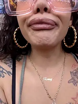 Av3ryyBe3 online show from June 20, 2026, 8:25 pm
