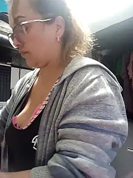 Lady 16 online show from December 18, 2025, 10:24 pm