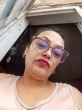 Lady 16 online show from February 11, 2026, 3:34 pm