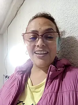 Lady 16 online show from November 28, 2025, 2:01 am