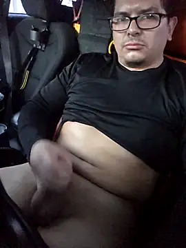 lucho8690 online show from November 10, 2025, 10:26 pm