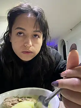 Snapshot of Eymmy_24 chatting on March 16, 2026, 4:53 am Eymmy 24 online show from March 16, 2026, 4:53 am