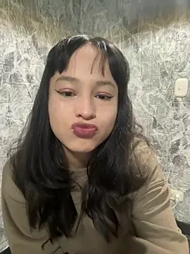 Snapshot of Eymmy_24 chatting on March 4, 2026, 10:34 am Eymmy 24 online show from March 4, 2026, 10:34 am