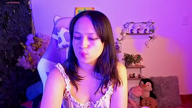 Snapshot of Eymmy_24 chatting on February 19, 2026, 3:03 am Eymmy 24 online show from February 19, 2026, 3:03 am