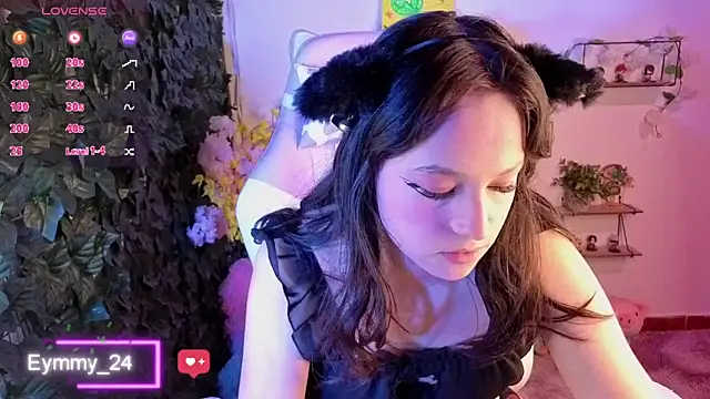 Snapshot of Eymmy_24 chatting on June 7, 2026, 1:44 am Eymmy 24 online show from June 7, 2026, 1:44 am