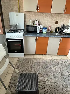 MiaKiittyy online show from September 27, 2025, 2:12 pm