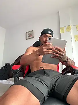 DeimonOficial online show from October 7, 2025, 4:41 pm