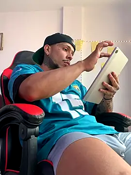 DeimonOficial online show from October 4, 2025, 10:22 pm