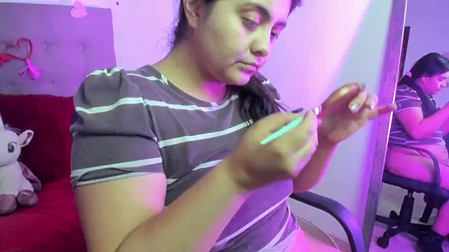 TifanyAmazinng online show from February 18, 2026, 12:45 pm