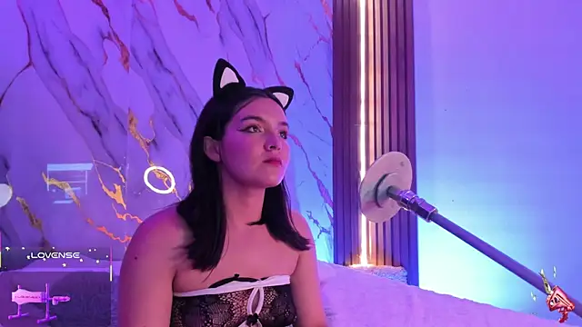 alicecute77 online show from October 20, 2025, 2:24 am