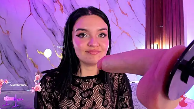 alicecute77 online show from April 26, 2026, 2:42 am