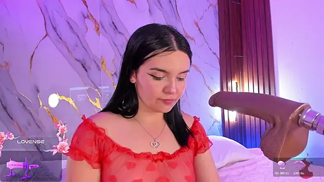 alicecute77 online show from May 9, 2026, 2:26 am