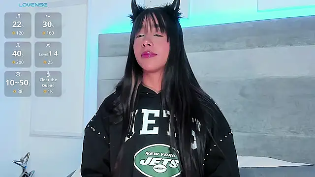 Aleja ruizz online show from October 17, 2025, 4:49 am