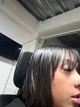 Aleja ruizz online show from December 3, 2025, 6:25 am