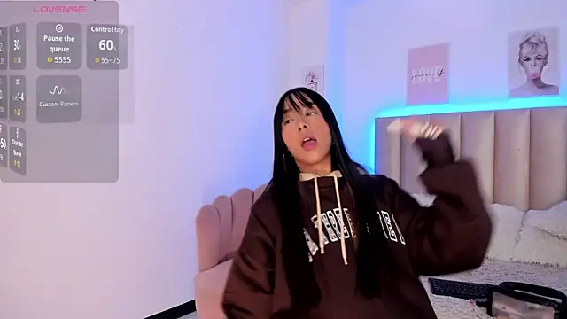 Aleja ruizz online show from September 24, 2025, 4:52 am