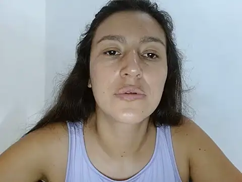 SarahFriendly online show from July 28, 2026, 2:13 pm