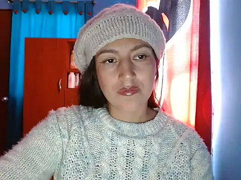 SarahFriendly online show from June 24, 2026, 3:32 pm