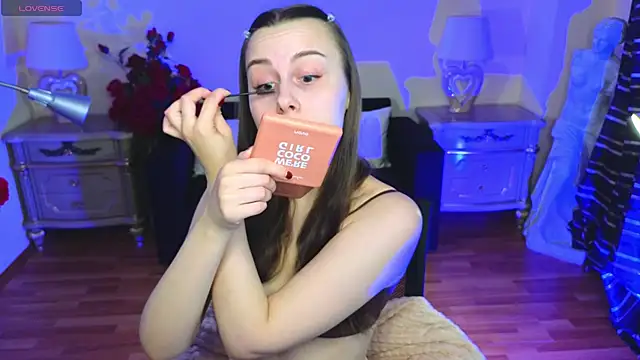 Kelly Cartier online show from October 6, 2025, 12:17 pm