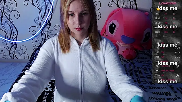 RoyAngela online show from October 19, 2025, 3:37 pm