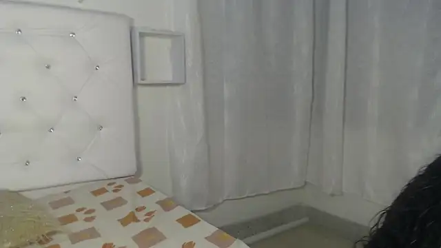 tatixxxvega online show from October 3, 2025, 1:34 pm