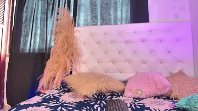 tatixxxvega online show from July 25, 2026, 5:19 pm