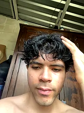 Axel-Mejia online show from November 3, 2025, 7:17 pm