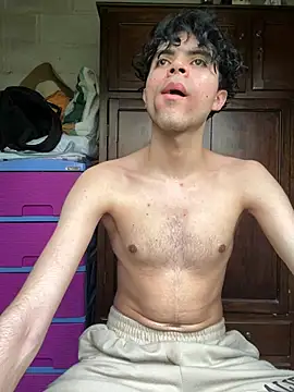 Axel-Mejia online show from June 13, 2026, 8:29 pm