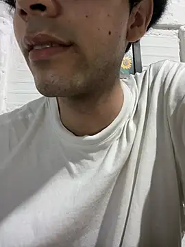 Axel-Mejia online show from June 14, 2026, 2:24 am