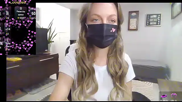 Magical Milf MelissaXX online show from September 29, 2025, 12:55 pm