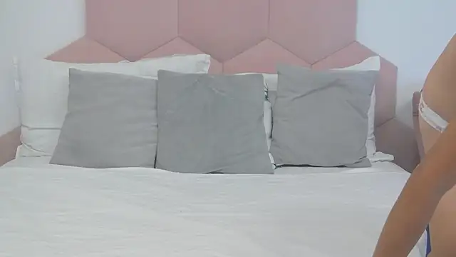 Snapshot of LadyLiia chatting on August 10, 2026, 5:03 am LadyLiia online show from August 10, 2026, 5:03 am