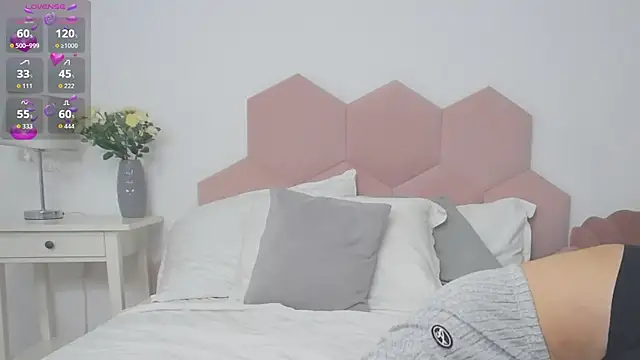 LadyLiia online show from June 25, 2026, 4:21 am
